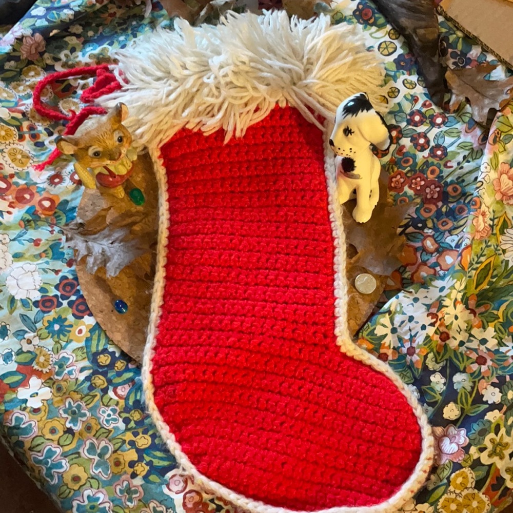 Vintage handmade 16”/18” length width fluff 9” 9.5” foot width bright red